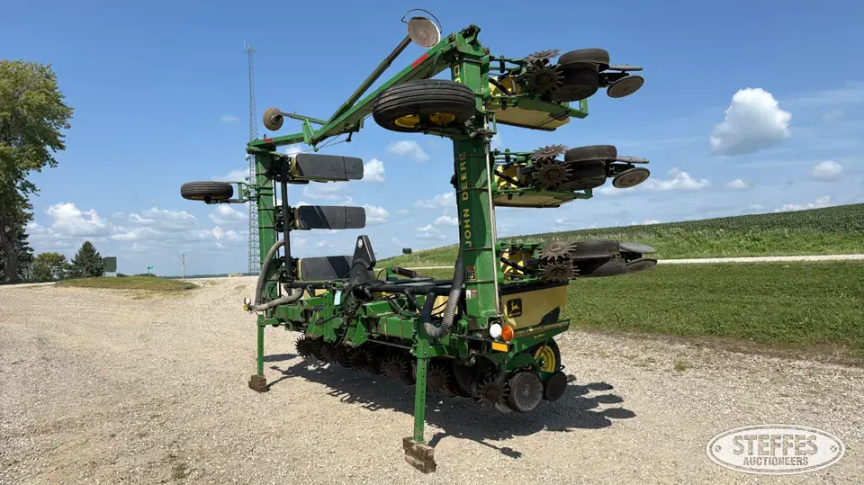 John Deere 7300 12 or More Row Planter