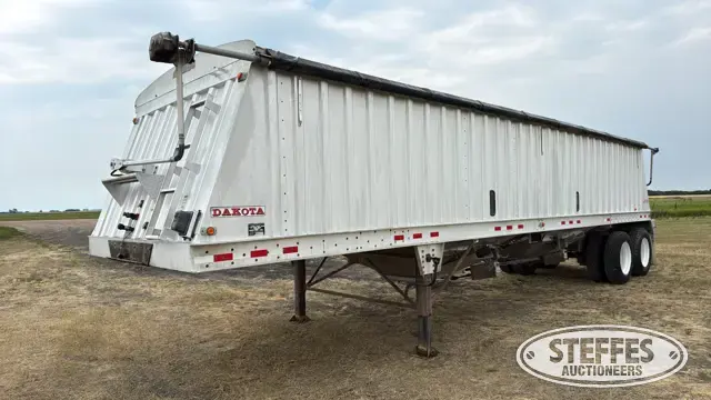 2004 Dakota
