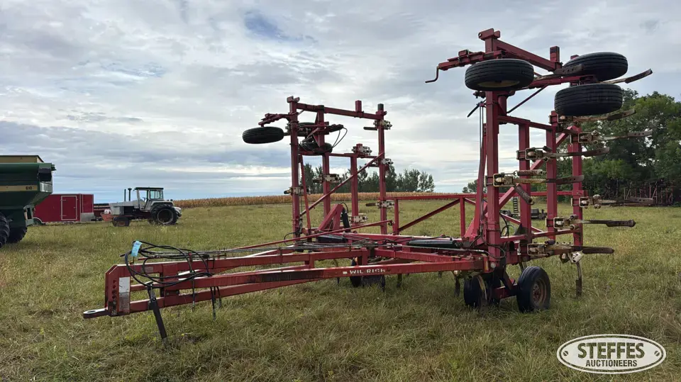 Wil-Rich Chisel Plow