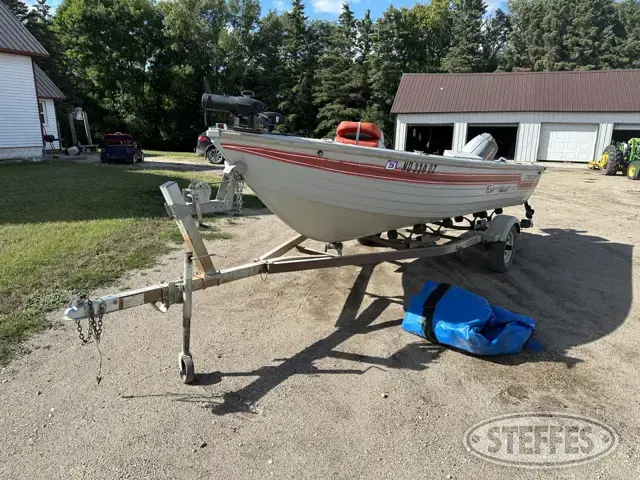 1991 Crestliner Fish Hawk DLX