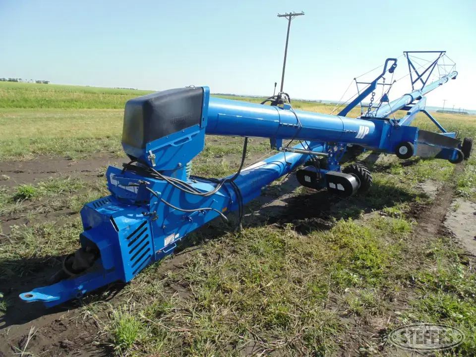 Brandt 130-90 HP Swing Hopper Auger