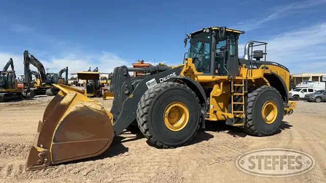 2020 Deere 844L