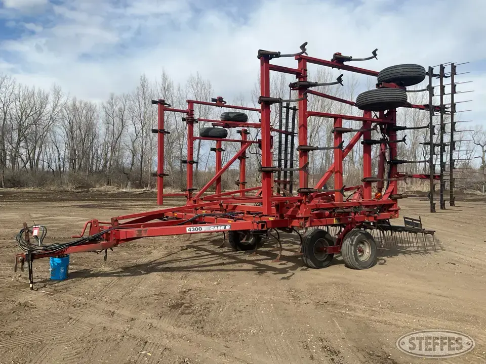 Case IH 4300 Field Cultivator