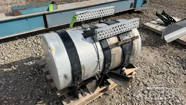 100 gal. truck fuel tank