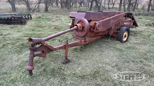 New Holland 275