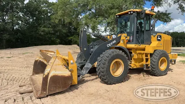 2021 Deere 624P