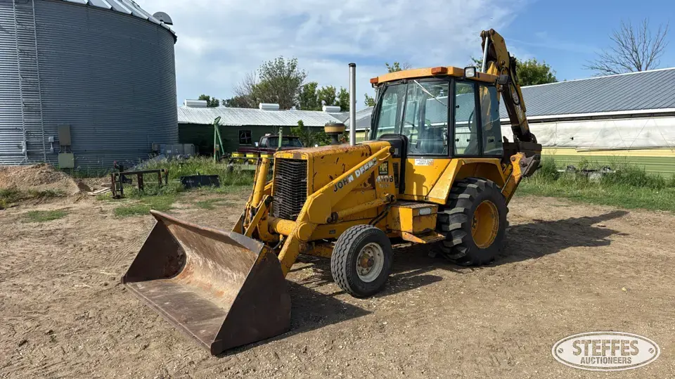 1985 Deere 410B Loader Backhoe