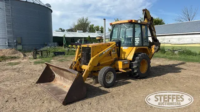 1985 Deere 410B