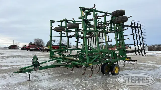 John Deere 2210