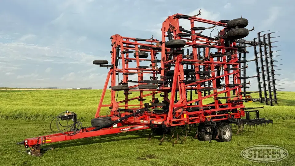 2012 Case IH Tiger-Mate 200 Field Cultivator