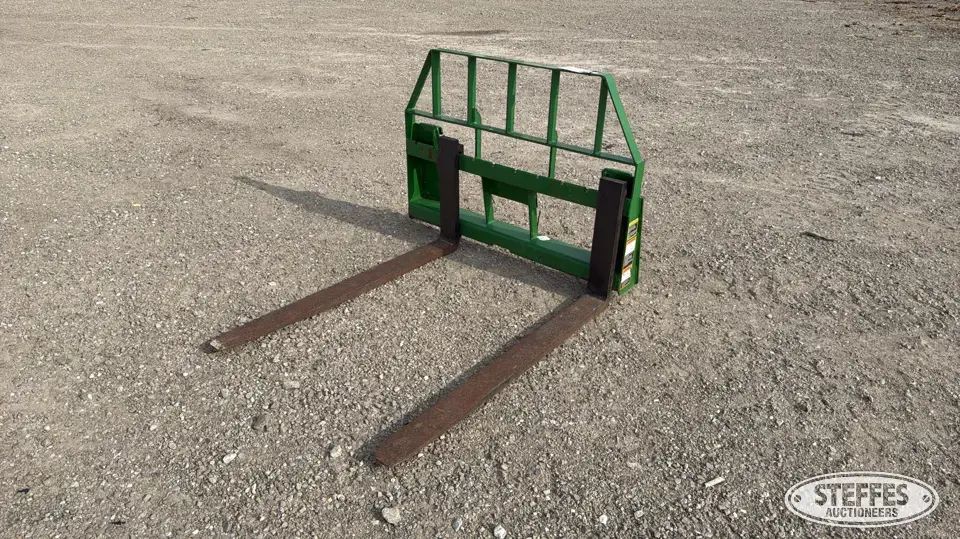 Frontier pallet forks Tractor Loaders and Attachment
