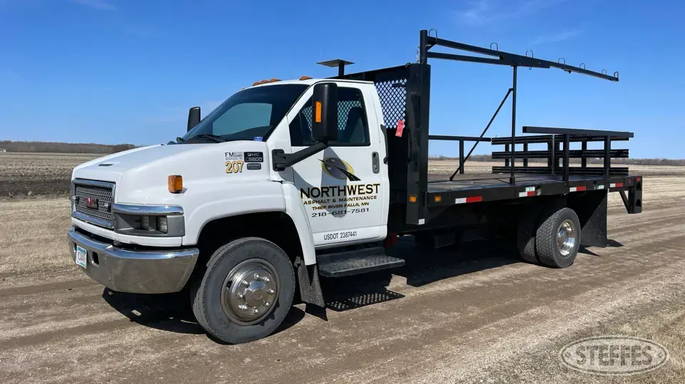 2007 GMC C5500 Flatbed Truck