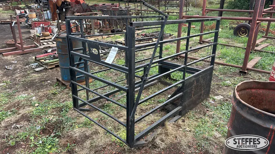 Rolin Mfg. calf catcher Livestock Handling