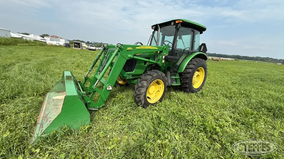 2010 John Deere 5085M MFWD Tractor