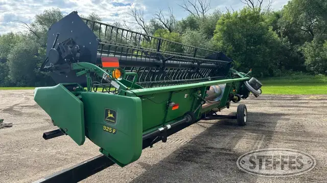 2001 John Deere 925F