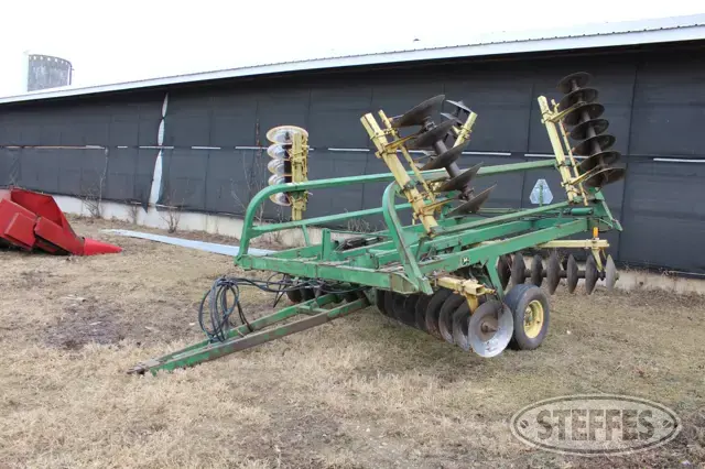 John Deere 230