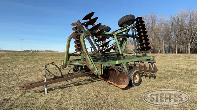John Deere 235