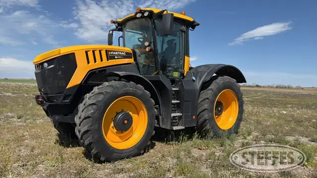 2019 JCB Fastrac 8330