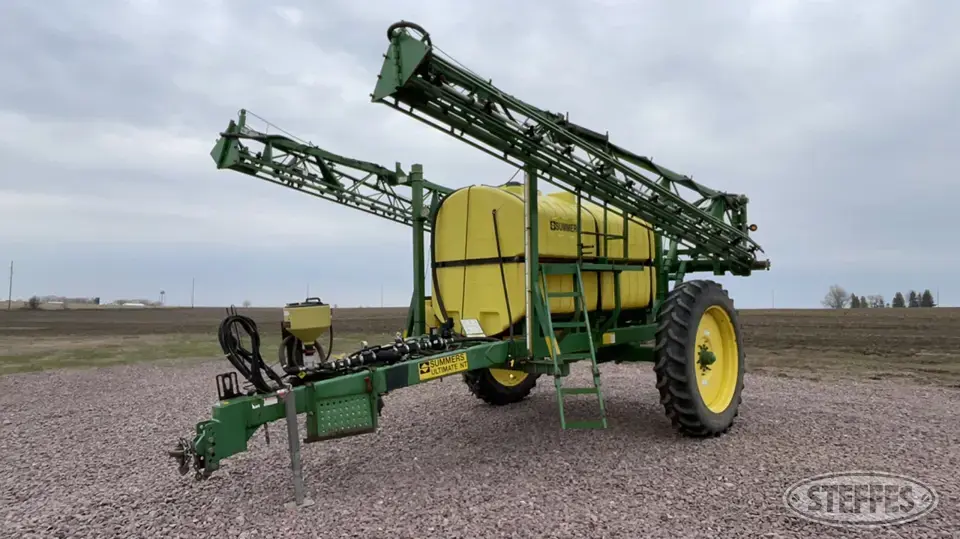 2008 Summers Ultimate NT Pull-Type Sprayer