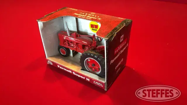 McCormick Farmall Super H
