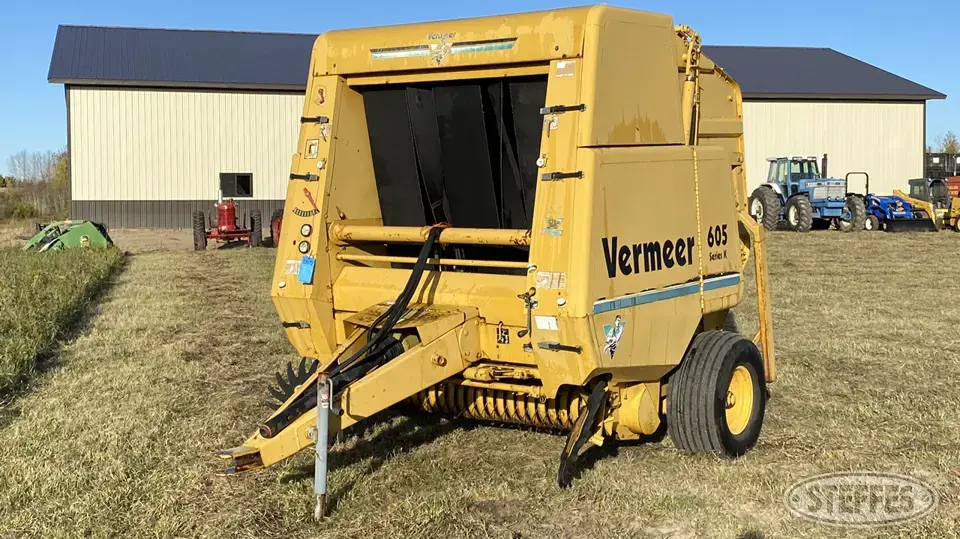 Vermeer 605 Series K Round Baler