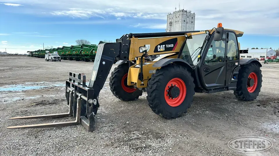 2017 CAT TL943D Telescopic Forklift
