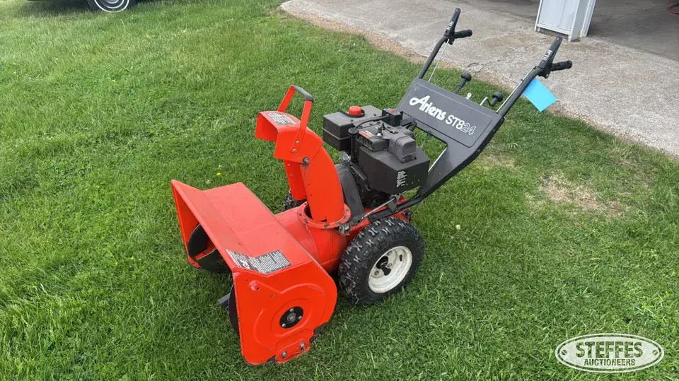 Ariens ST824 Self-Propelled Snowblower