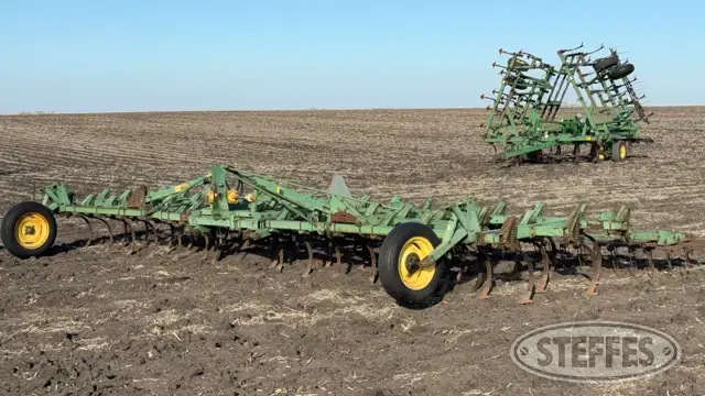 John Deere 1100