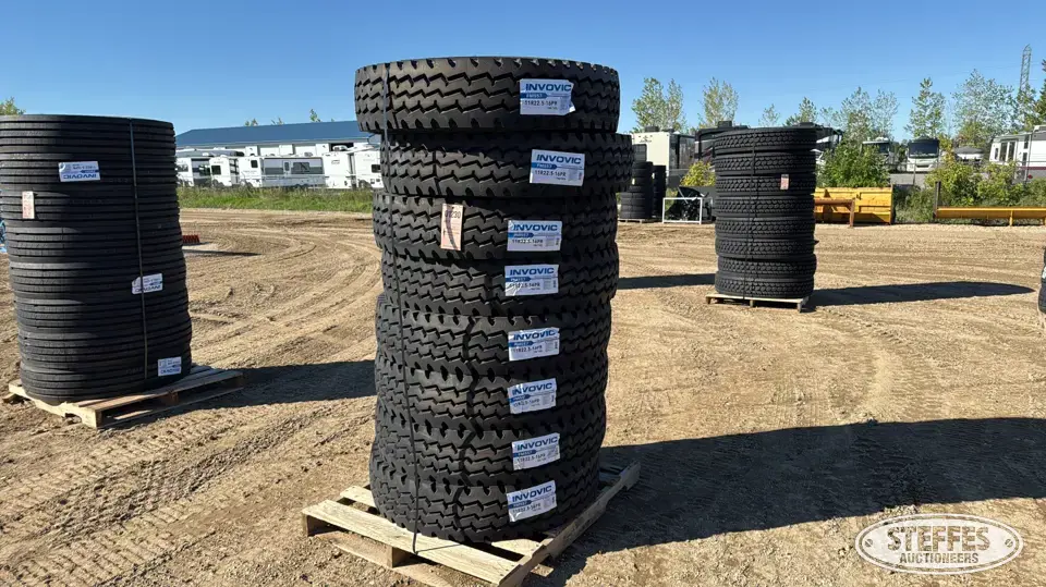 (8) Invovic FM557 11R22.5 tires Truck Tire