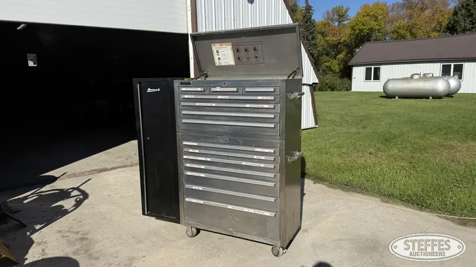 Steel glide tool chest Storage and Bench
