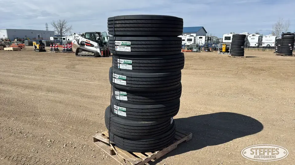 (8) Headway HLS915 11R22.5 tires Truck Tire