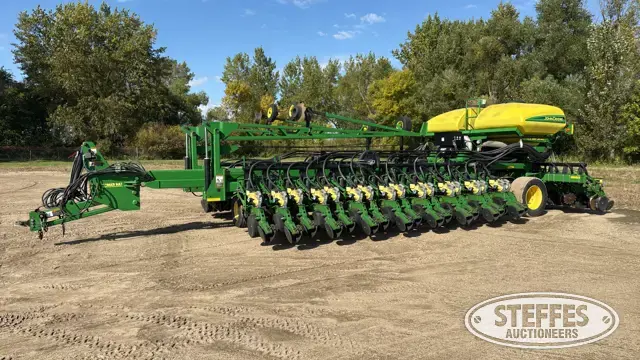 2010 John Deere DB80