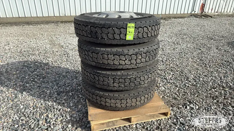 (4) General HS2 11R24.5 tires Truck Tire