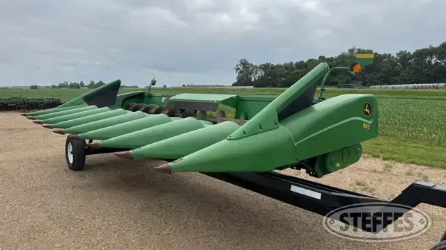 2002 John Deere 893