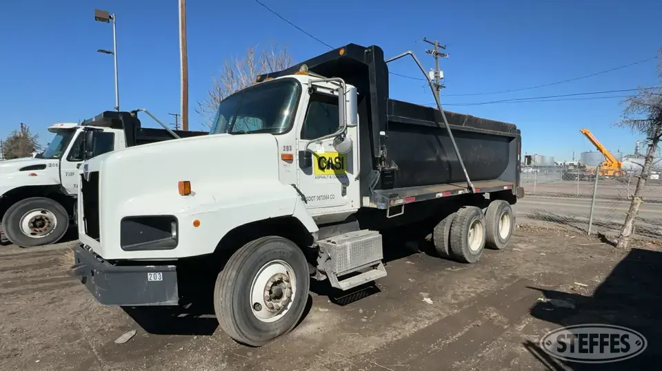2004 International 5600 Dump Truck