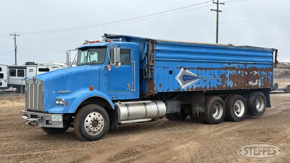 1989 Kenworth T800 Tri-Axle Boxed Truck