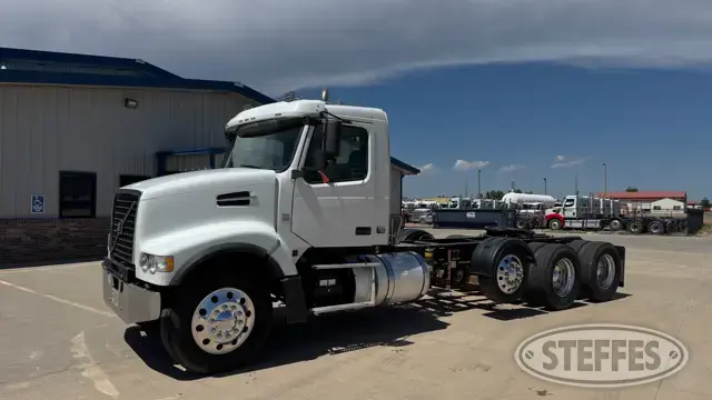 2015 Volvo VHD