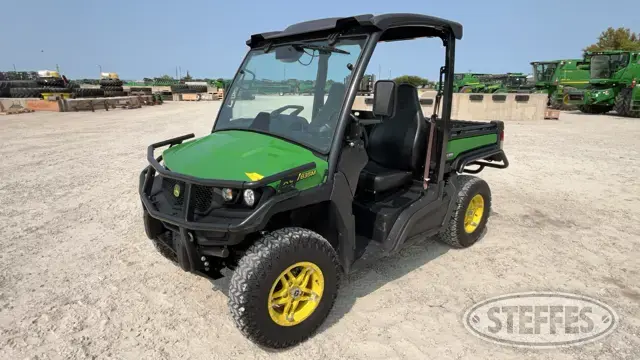 2020 John Deere 835M XUV