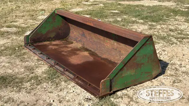 John Deere bucket