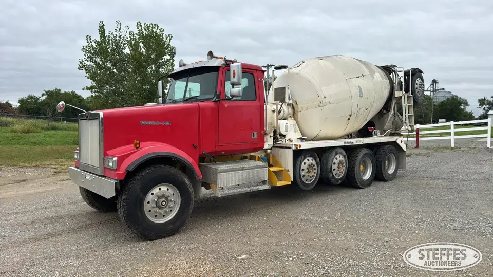2005 Western Star 4900FA Mixer Truck