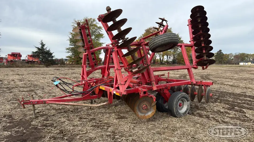 Massey Ferguson 820 Disc