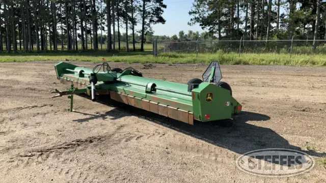 John Deere 220