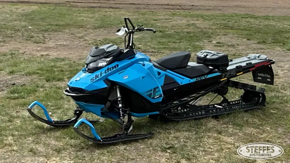 2020 Ski-Doo Summit SP 850 Snowmobile