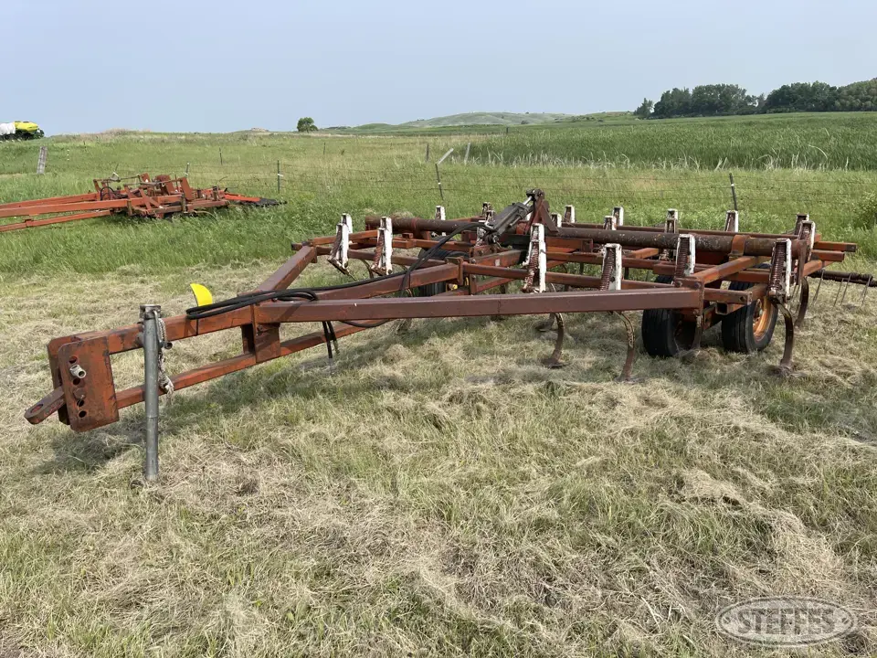 Wil-Rich 13BW Field Cultivator