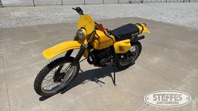 Suzuki PE175