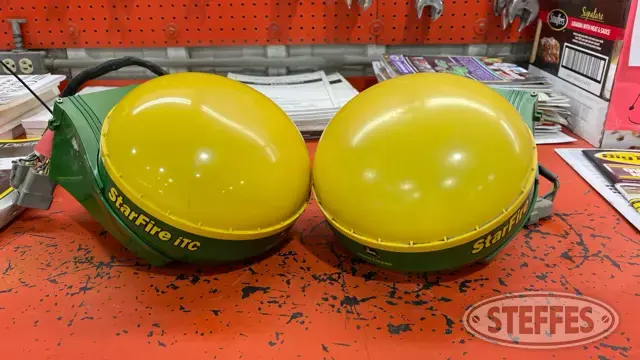 (2) John Deere StarFire iTC
