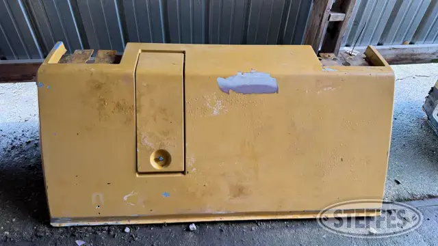 CAT Challenger rear hood