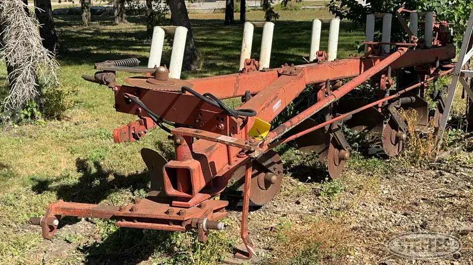 International 720 Plow