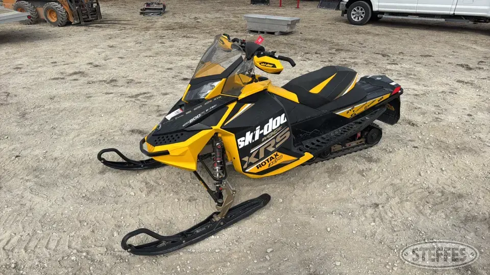 2012 Ski-Doo MX Z X-RS Snowmobile