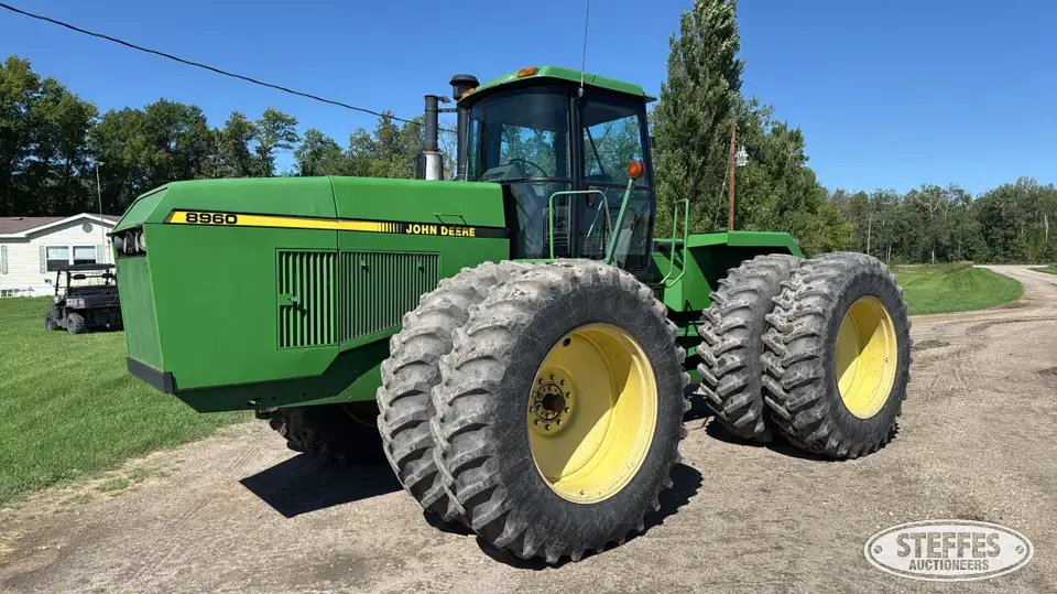 1992 John Deere 8960 4WD Tractor